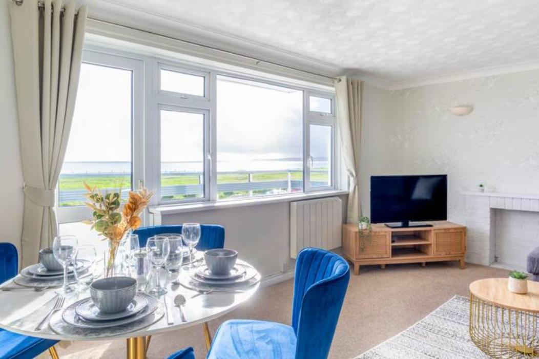 Trendy Sea View 2 Bedroom Sleeps 6 - Free Parking Bournemouth Exterior foto